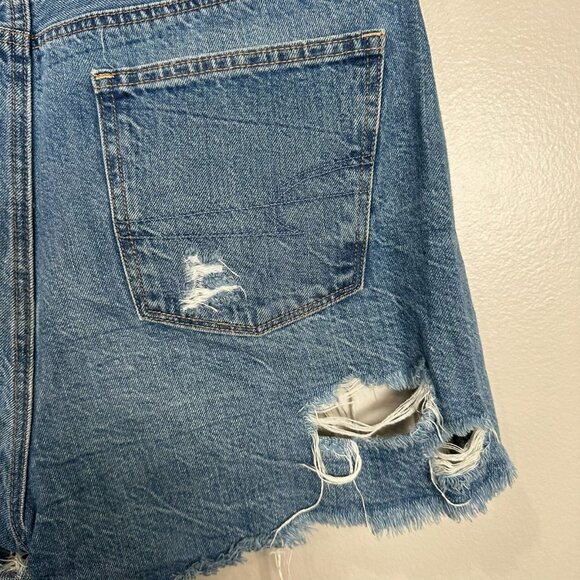 American Eagle Highest Rise Mom Short Womens Size 8 Blue Distressed Zip - Picture 8 of 15
